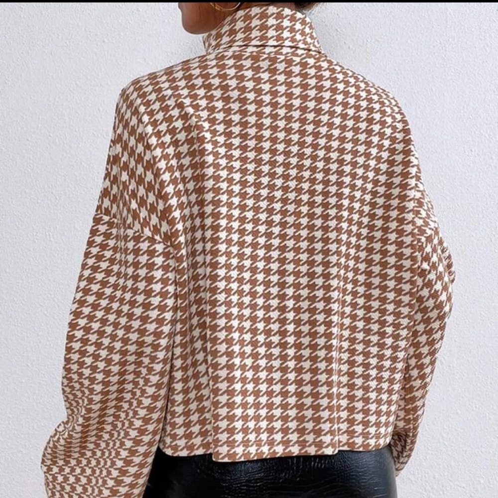 Never worn SHEIN Houndstooth Print Drop Shoulder Tee - Picture 2 of 2